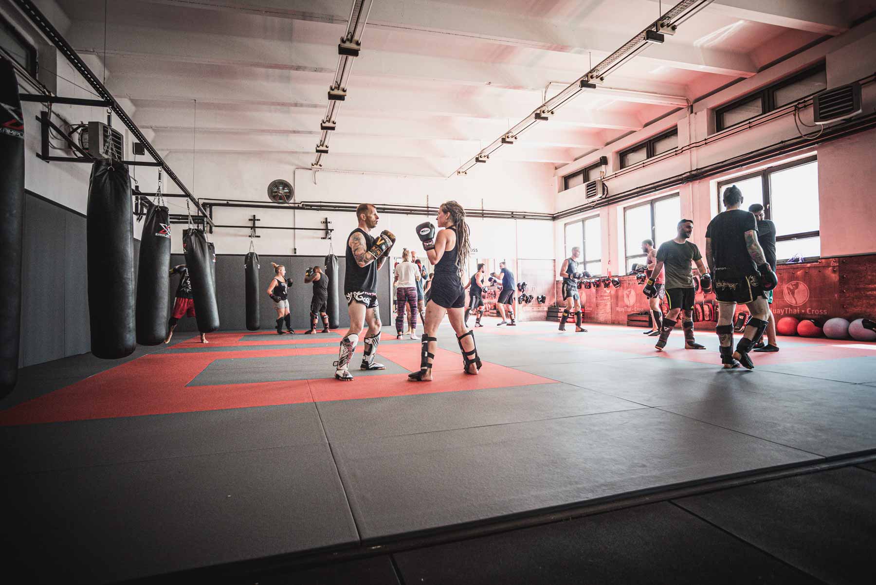 Grenzen<br/> überschreiten